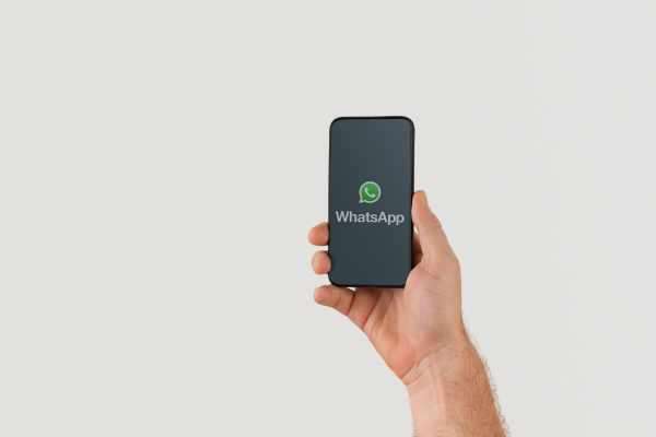 Scheduling Messages on WhatsApp Business Benefits + 10 Tools