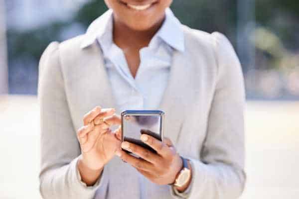 whatsapp business out of office message